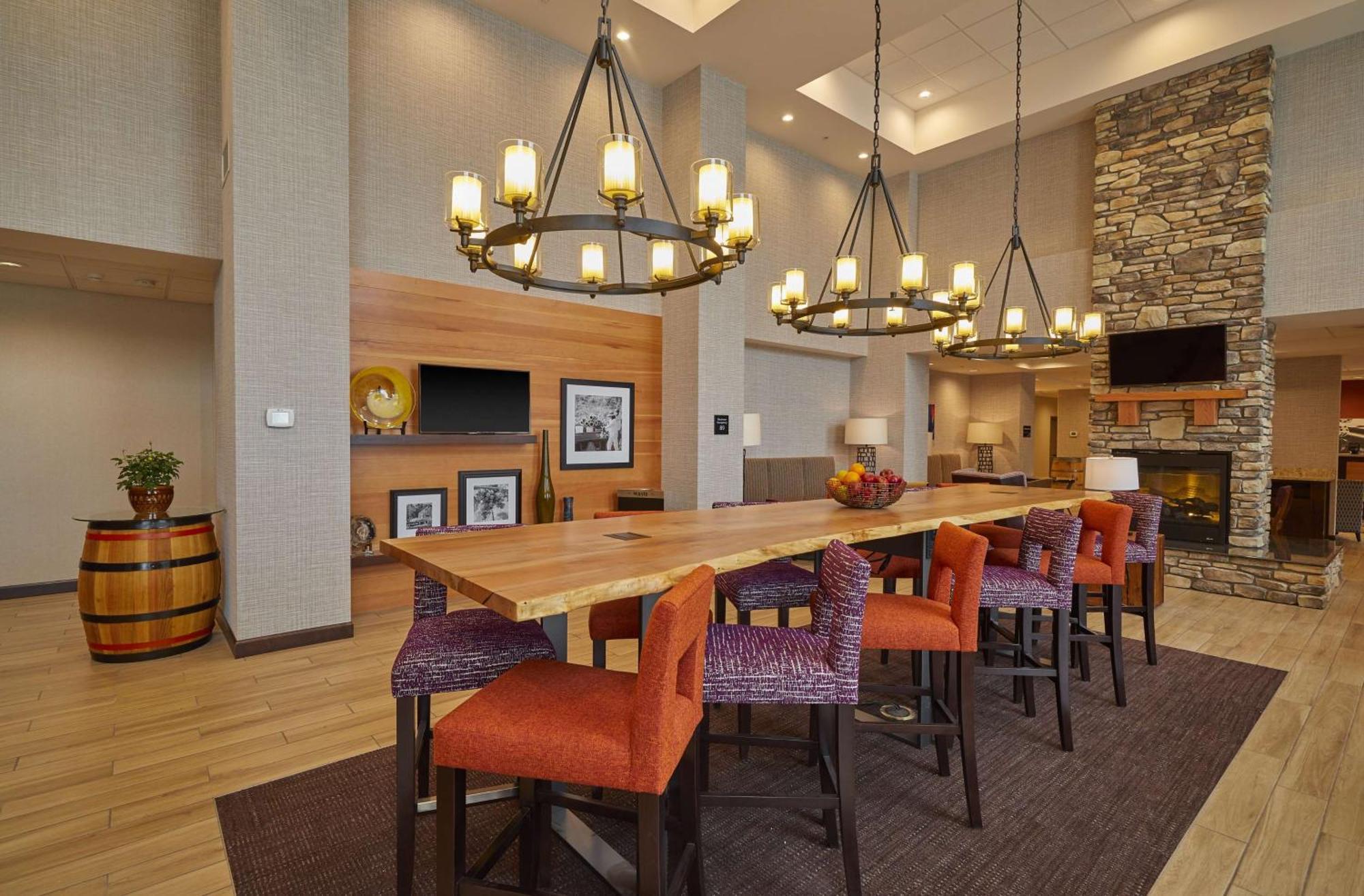Hampton Inn & Suites Roseburg Exteriér fotografie